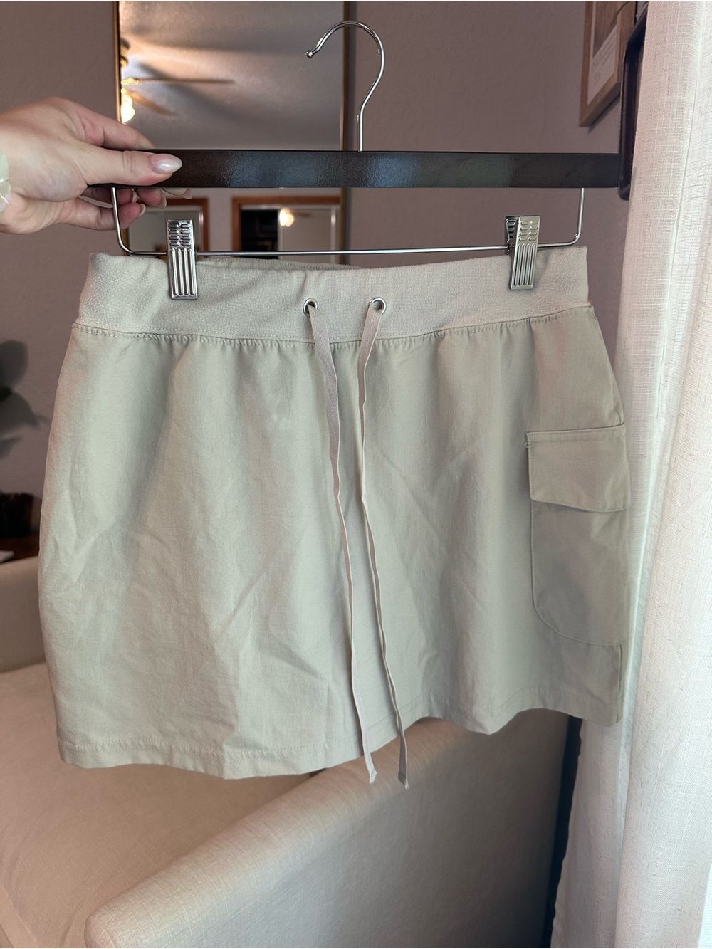 Y2K Women’s Drawstring Cargo Skort in Light Beige